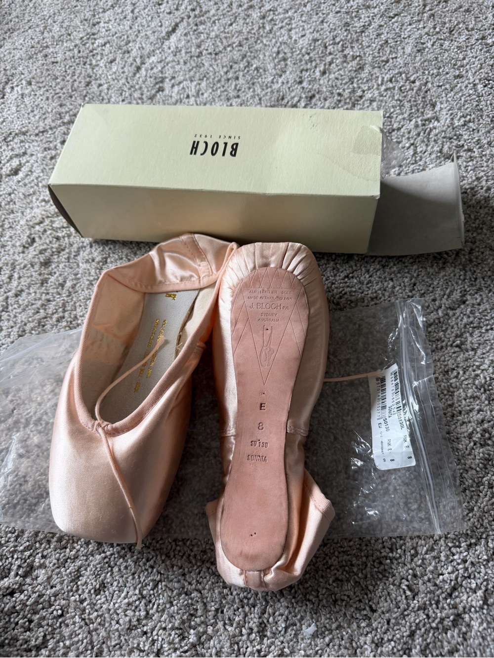 Bloch Ballet  sonata Pointe Shoes in Light Pink Satin 8E